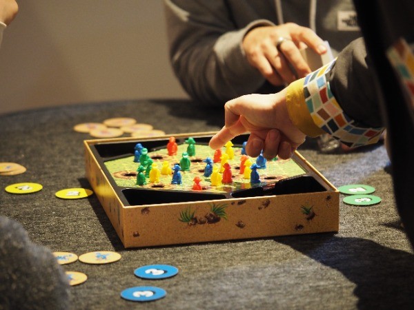 ゲームで鍛えられる論理的思考力がチームビルディングに与える影響